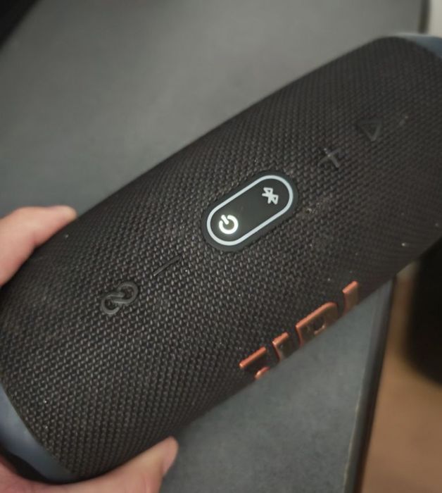 Vând Boxa Portabila JBL Charge 4 Și 5