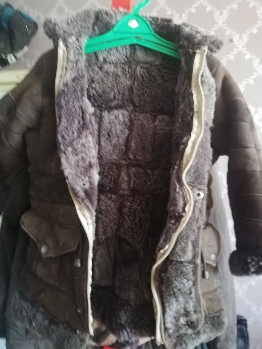 Отдам даром детскую одежду