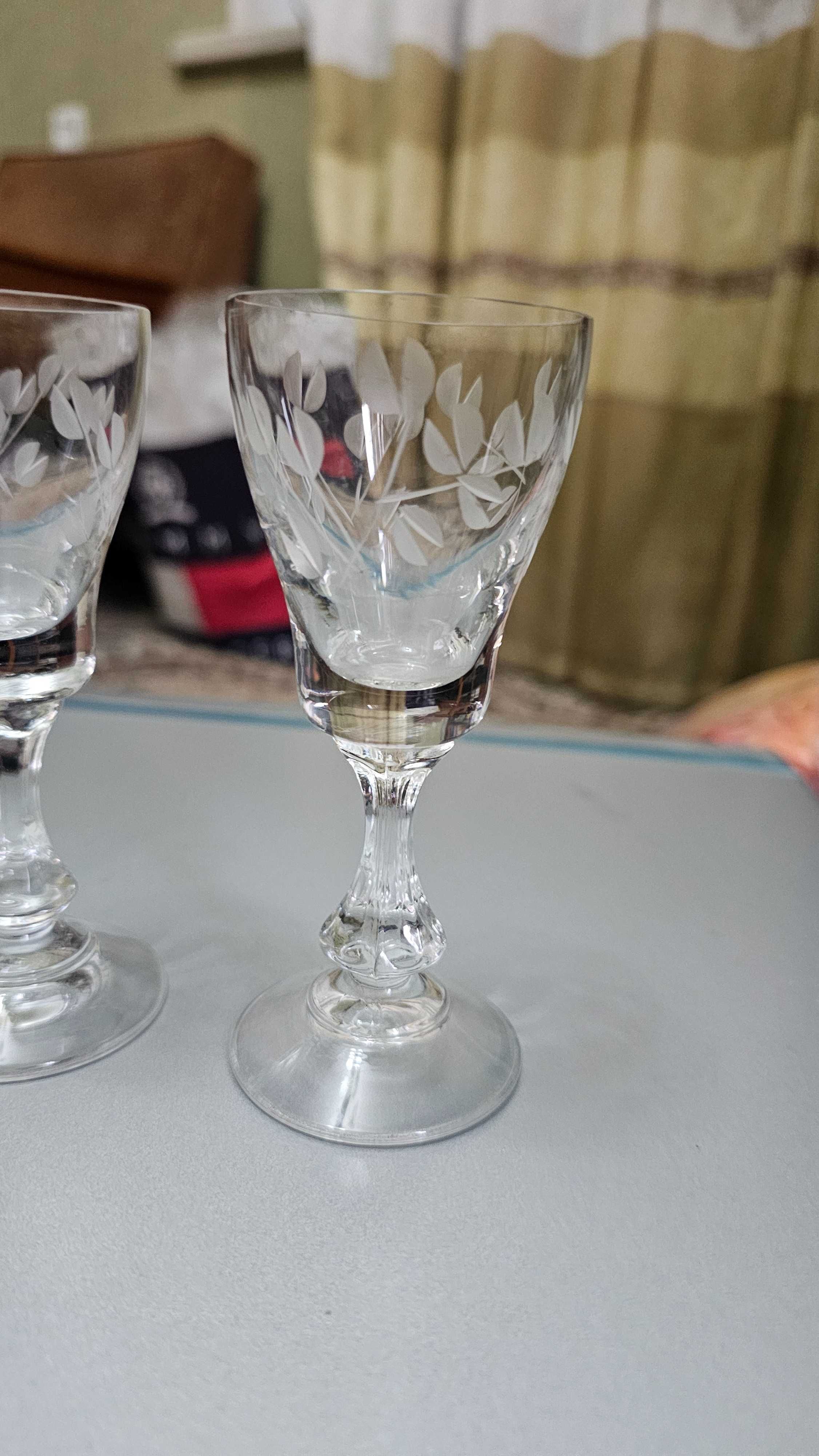 Продам хрустальные рюмки Верба. 5 шт. Новые. Без сколов и зацепок.