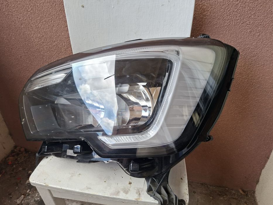 Ляв фар за Renault Master 2019 - 2024