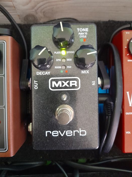 MXR M300 REVERB в много добро състояние