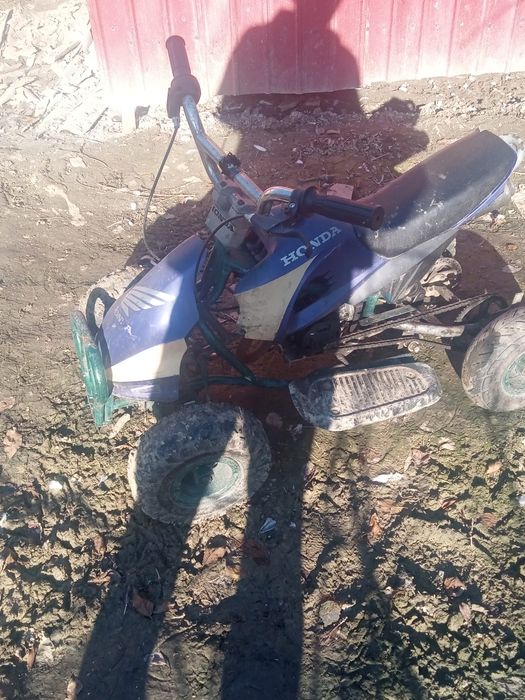 Vând ATV 49cc Honda