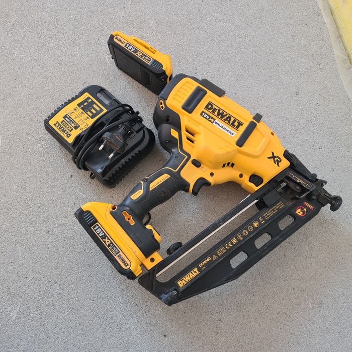 Pistol cu cuie Dewalt DCN660
