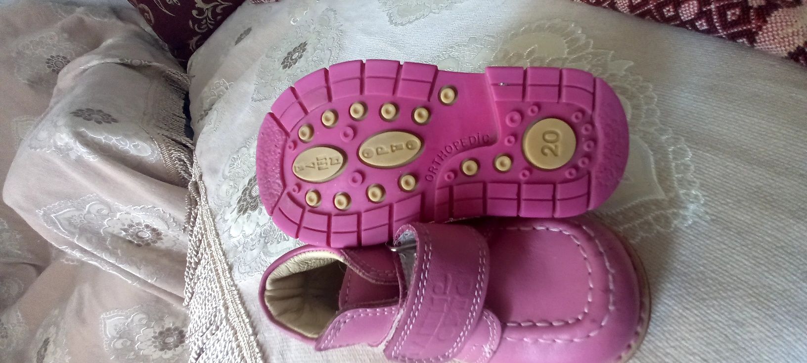 Ортапедическая Детская обувь  для девочек смотрите фото пишите  звонит