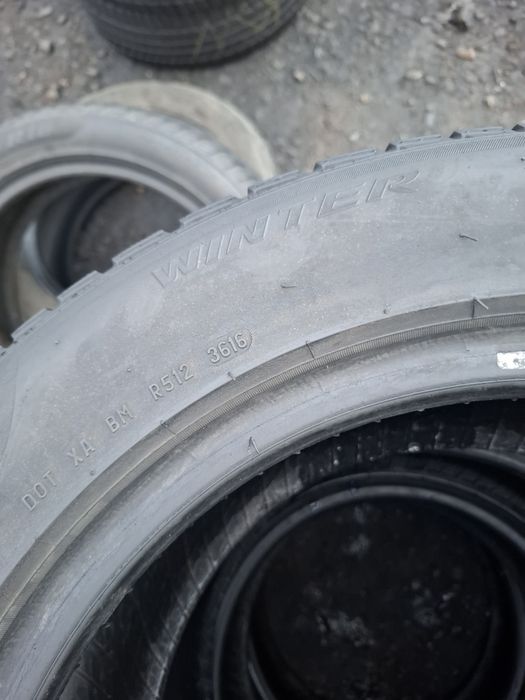 Vand 1 sau 2 sau 4 anvelope 225 55 16 pireli de iarna