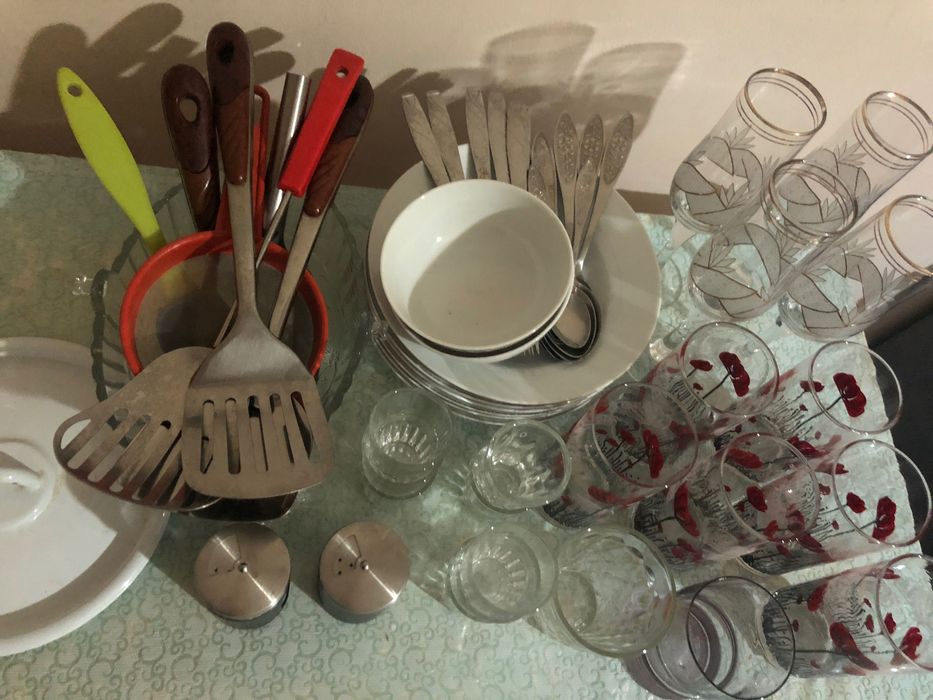 Посуда и столовые приборы