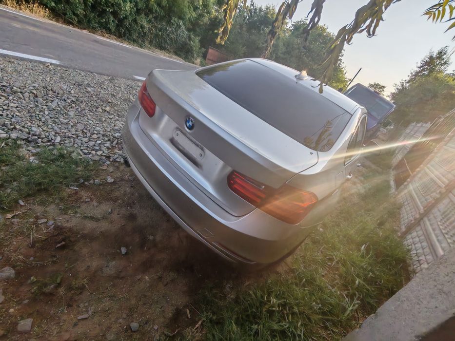 Dezmembrez/ dezmembrari bmw seria 3 F30 2.0 D  184 cp din anul 2014