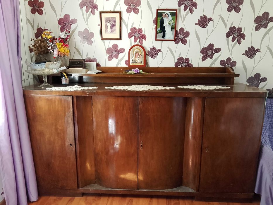 Set mobilier din lemn masiv de nuc