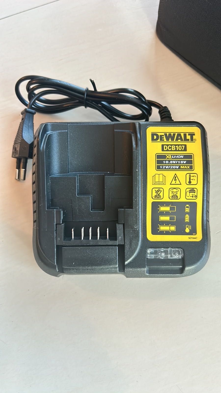 3D DeWalt DW089LG лазерен нивелир