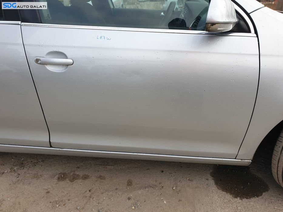 Usa Usi Portiera Portiere Dreapta Fata Dezechipata cu Defect Culoare LA7W Volkswagen Jetta 2006 - 2011 Cod pdfdcdg6b1