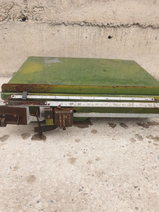 Продается весы напольные