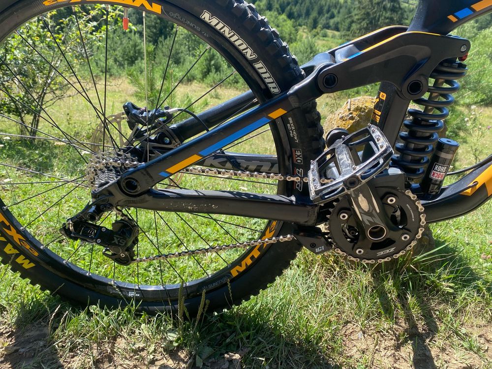 Bicicleta Downhill Kona Operator carbon M (nu trek, canyon, yt, norco)