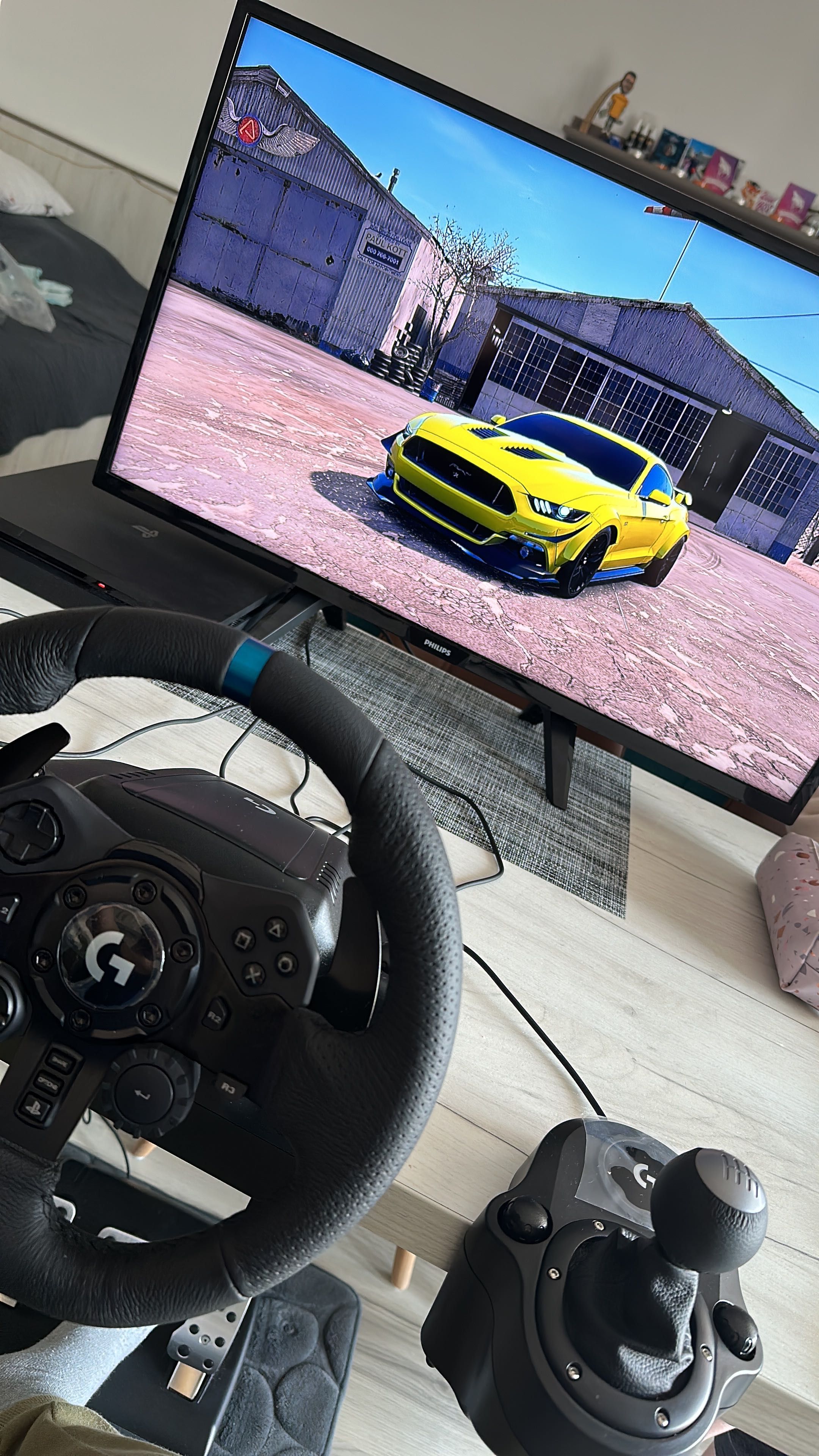 Volan Logitech G923 + schimbător Logitech