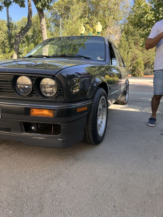 Продам bmw e30  рестайлинг