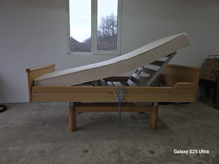 Vând pat medical cu telecomanda