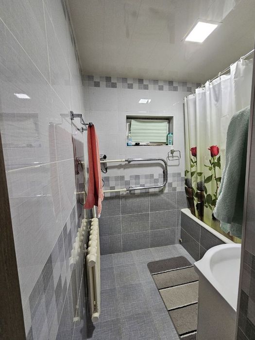 Продаётся 3-х комнатная квартира Яккасарой