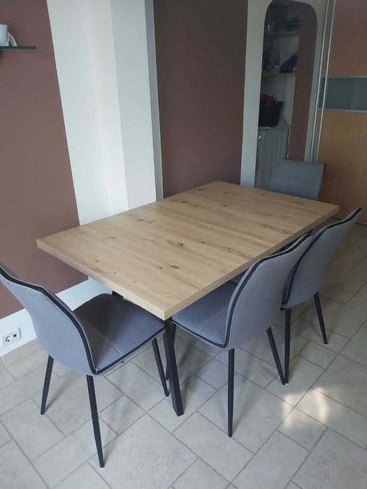 Masa extensibila cu 4 scaune