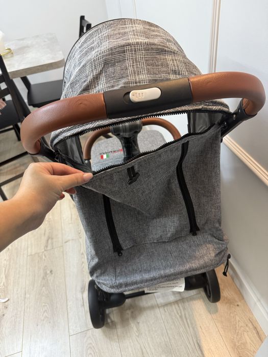 Продаю прогулочную коляску Skillmax