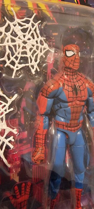 Figurine Hasbro Spiderman - Classics Red Suit si Web Spalt
