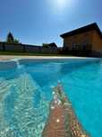 Cabană de închiriat / tabara copii cu piscina