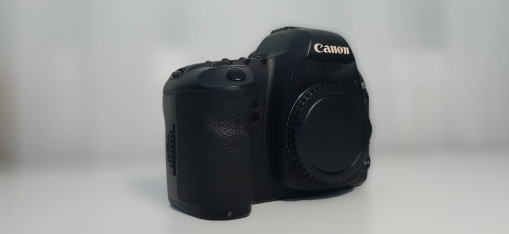Dslr full frame Canon 5d mark ii