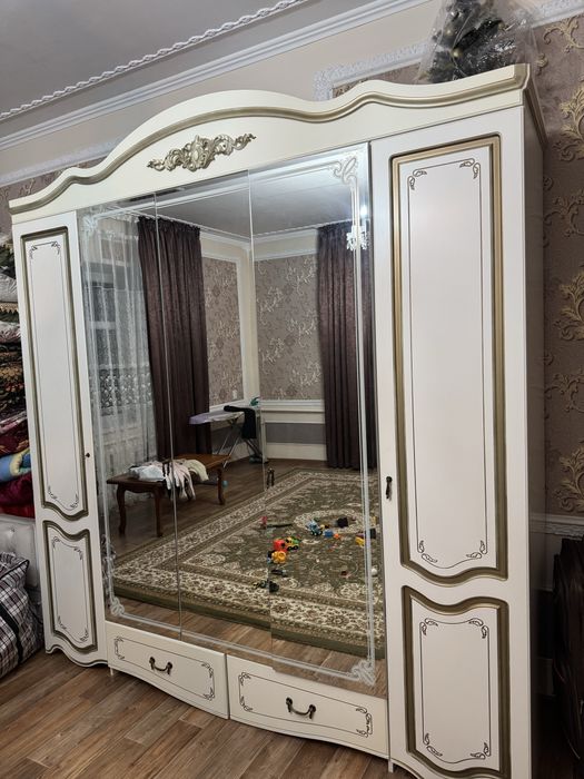 Спальный гарнитур