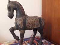 Статуетка на кон