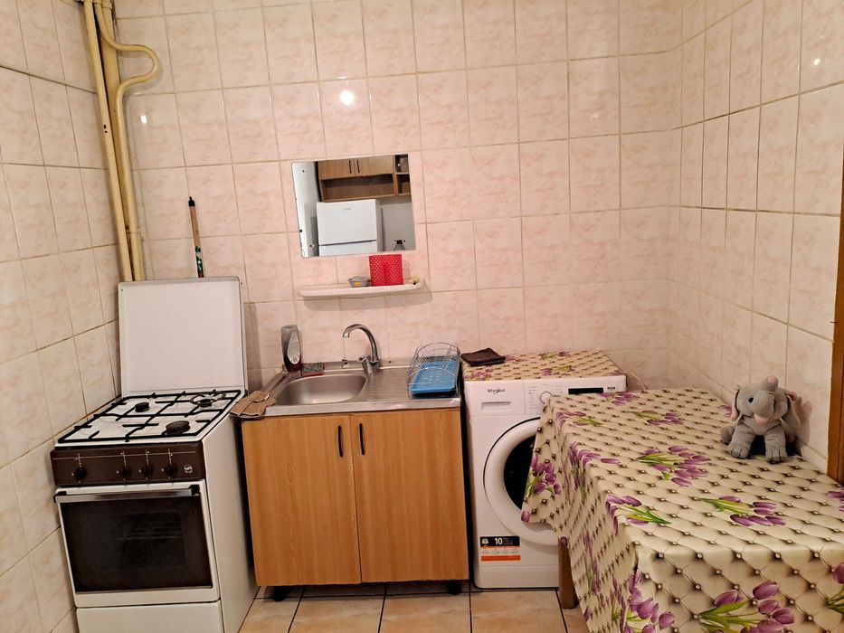 Inchiriez camera camin