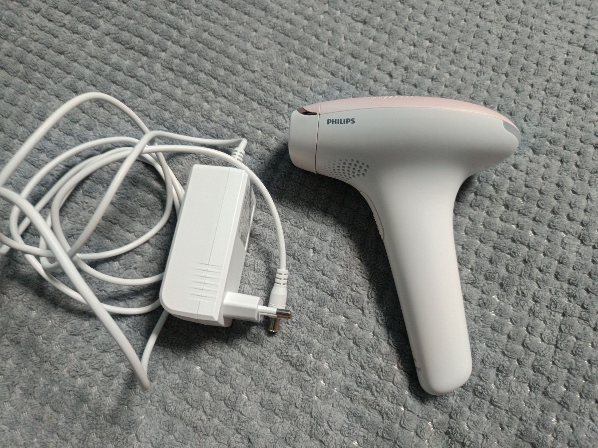 Фотоепилатор Philips Lumea SC1994