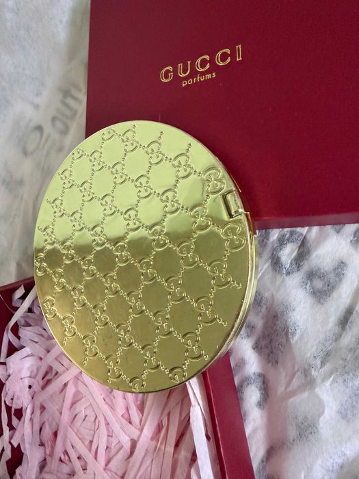 Gucci компактно огледало, джобно огледало
