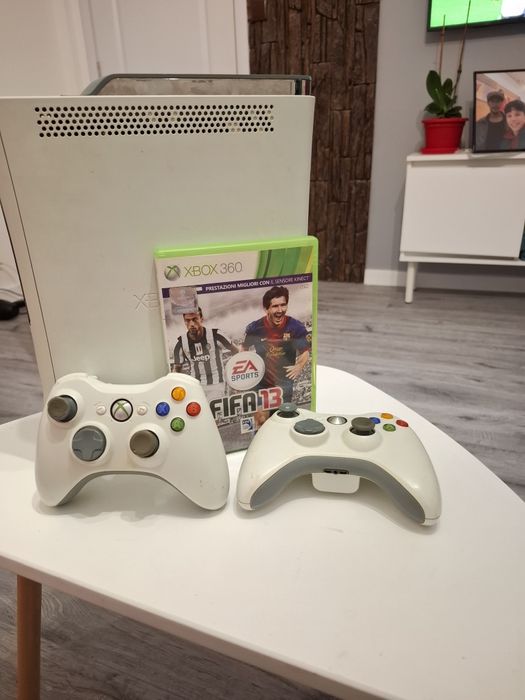 Vand XBOX 360 folosit odata