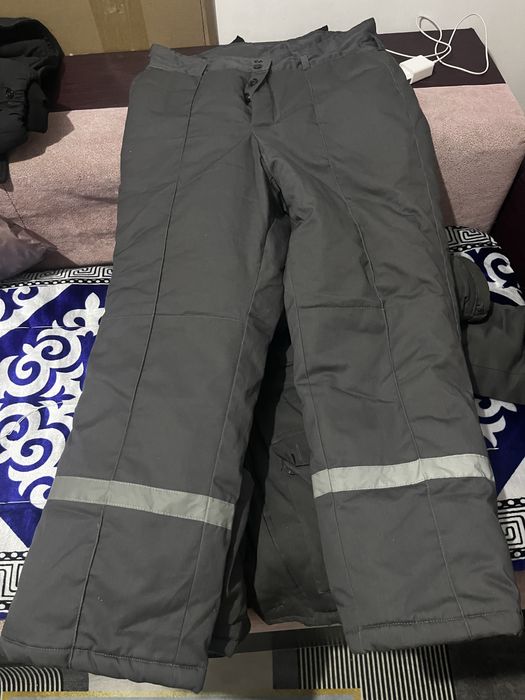 продам вещи для работы  в хорошем состоянии зимние