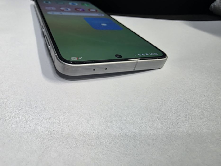 Samsung Galaxy A56 5G White 128GB 8GB-RAM Liber de retea Stare BUNA