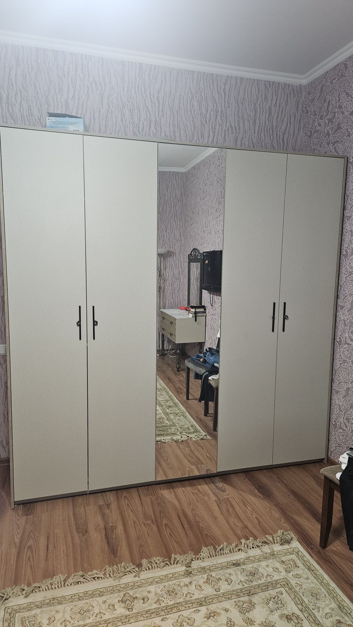 Подселениеге бир кыз аламын