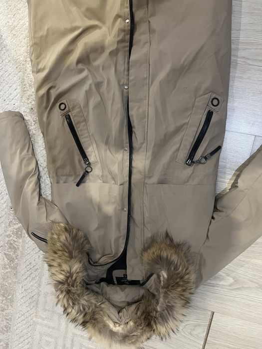 Продам парку зимнюю в хорошем состоянии пркупала в Алмате дорого