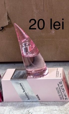 Parfumuri pentru femei