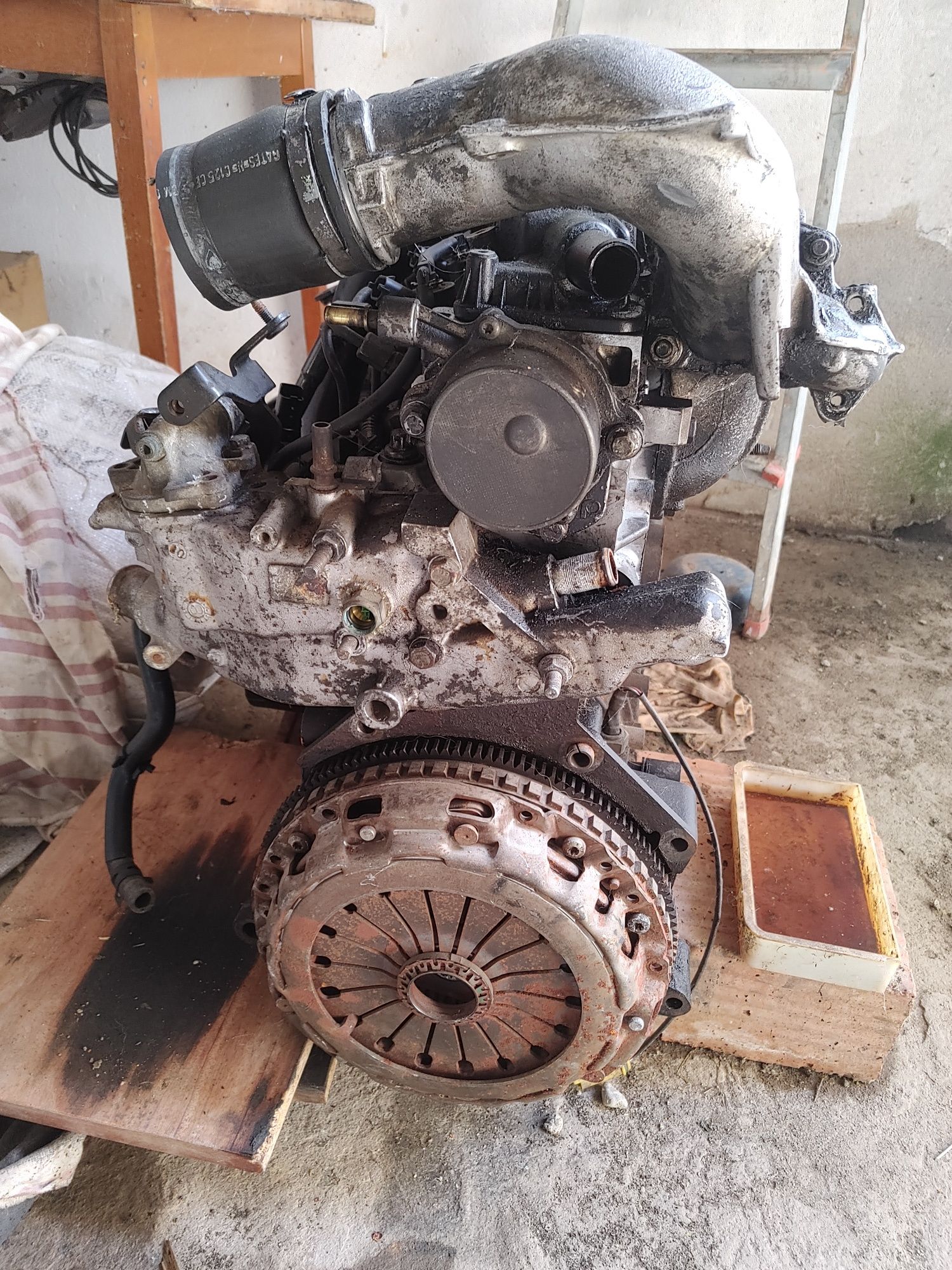 Двигател PEUGEOT / 2000 / 2.0 HDI / 90K.C