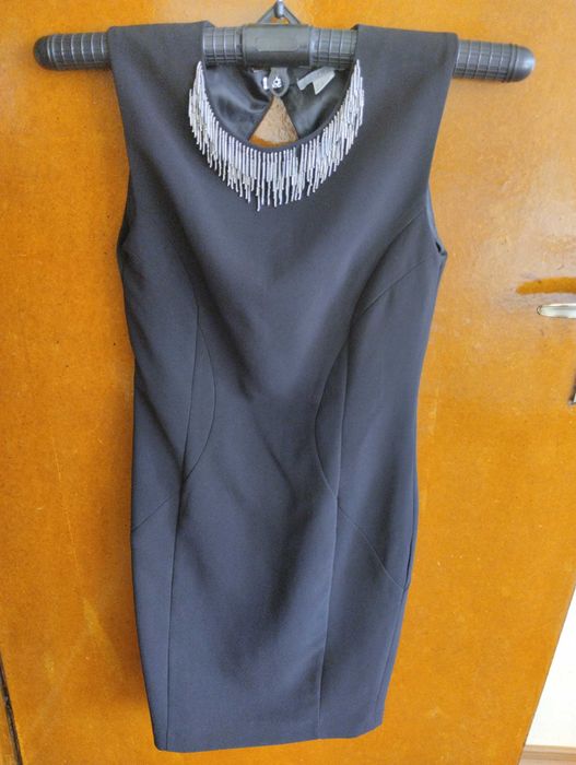 Черна рокля НМ..