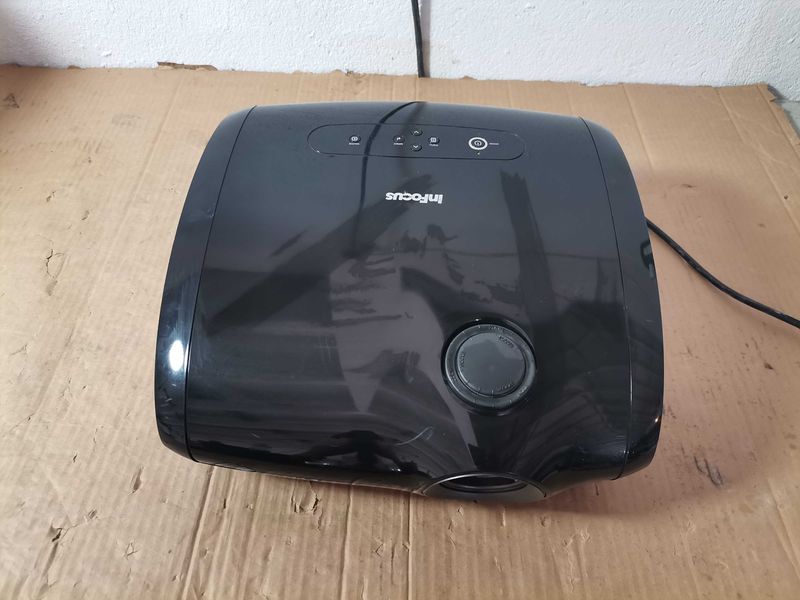 Видео проектор - InFocus 760 Projector