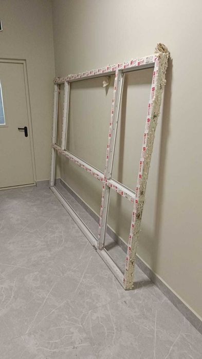 Рама для окна. Новая Балконная рама со стеклами.