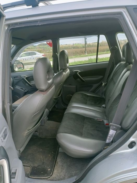 Toyota RAV4 4x4 permanent , an fabricație 2003