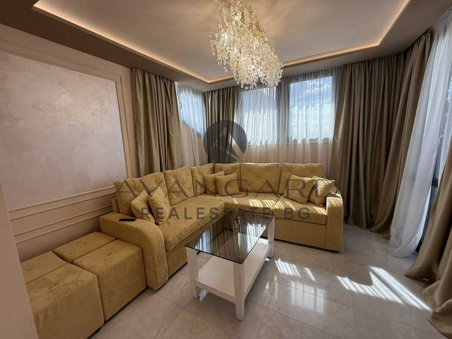 Продава се Тристаен апартамент в Пловдив, Център - 135 кв.м за 2660 €/кв.м - Снимка #2