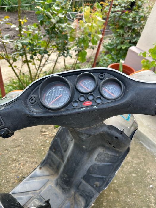 Vand scuter Piagioo