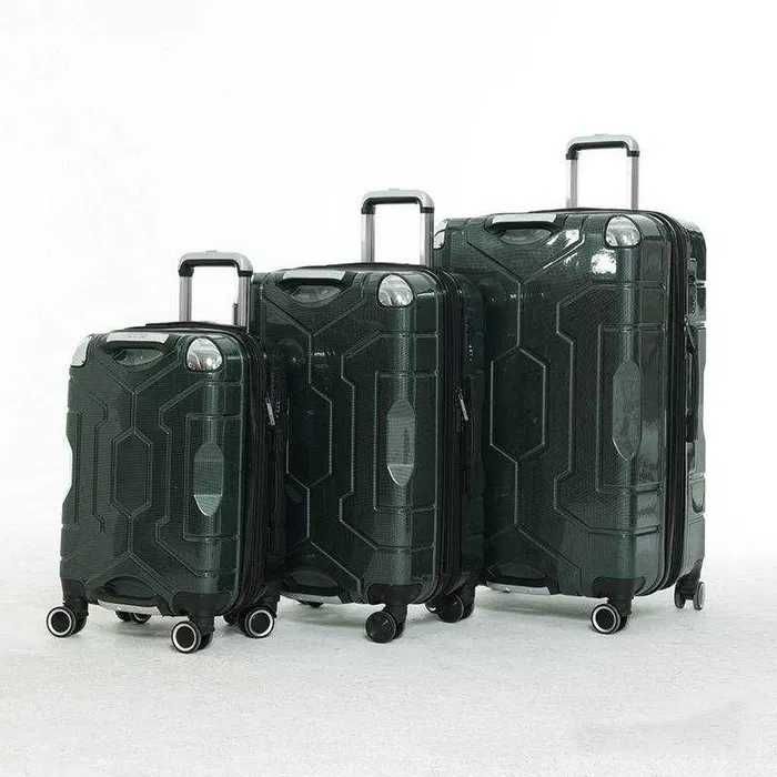 Новые чемоданы для путешествий