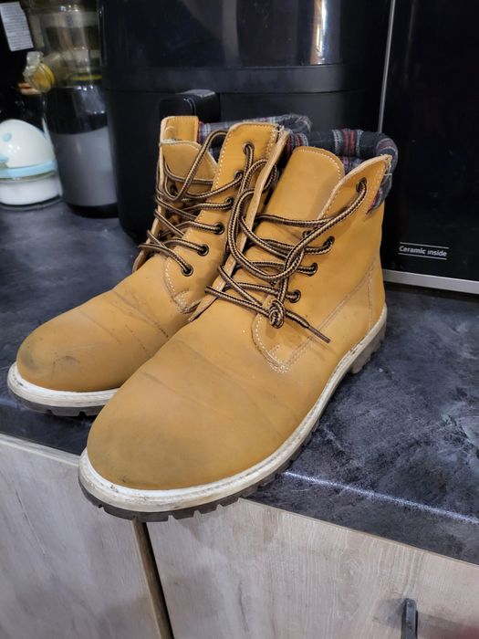 Кожени и велурени обувки