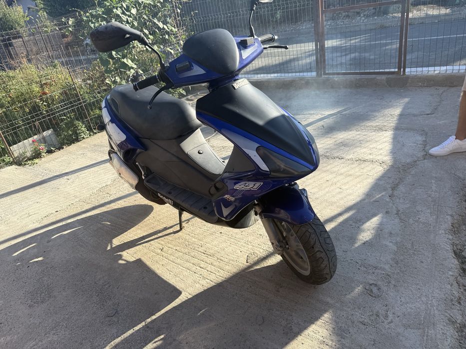Scuter benelli 491