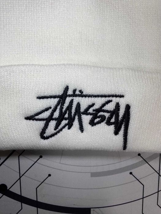 Caciula stussy alba