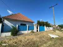Casa de vacanta in loc. Bojt, Ungaria , 2 cam, teren 3381mp cu pomi fr