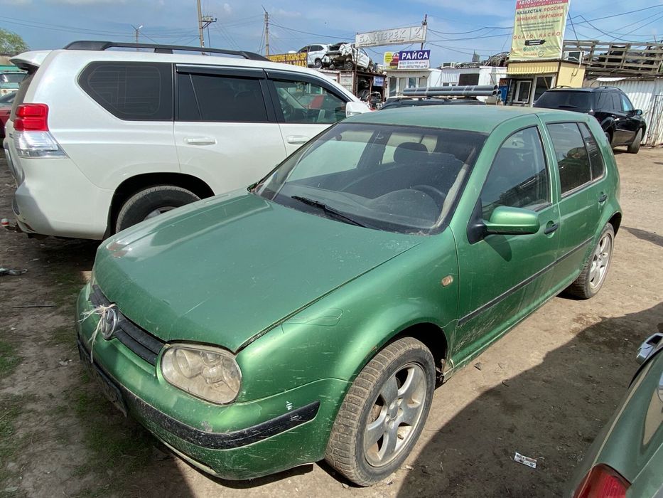 Фолсфаген ГОЛЬФ 4 по запчастям