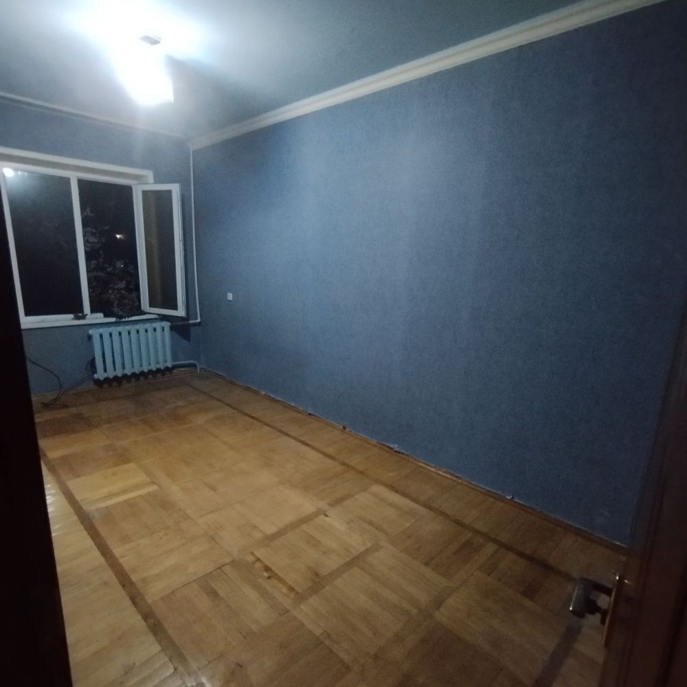 Сотилади 4/3/4 Коракамиш 1/4